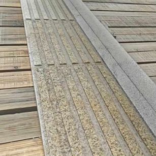 西宁黄金麻盲道石 盲条