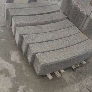 西宁芝麻白弧形路牙石