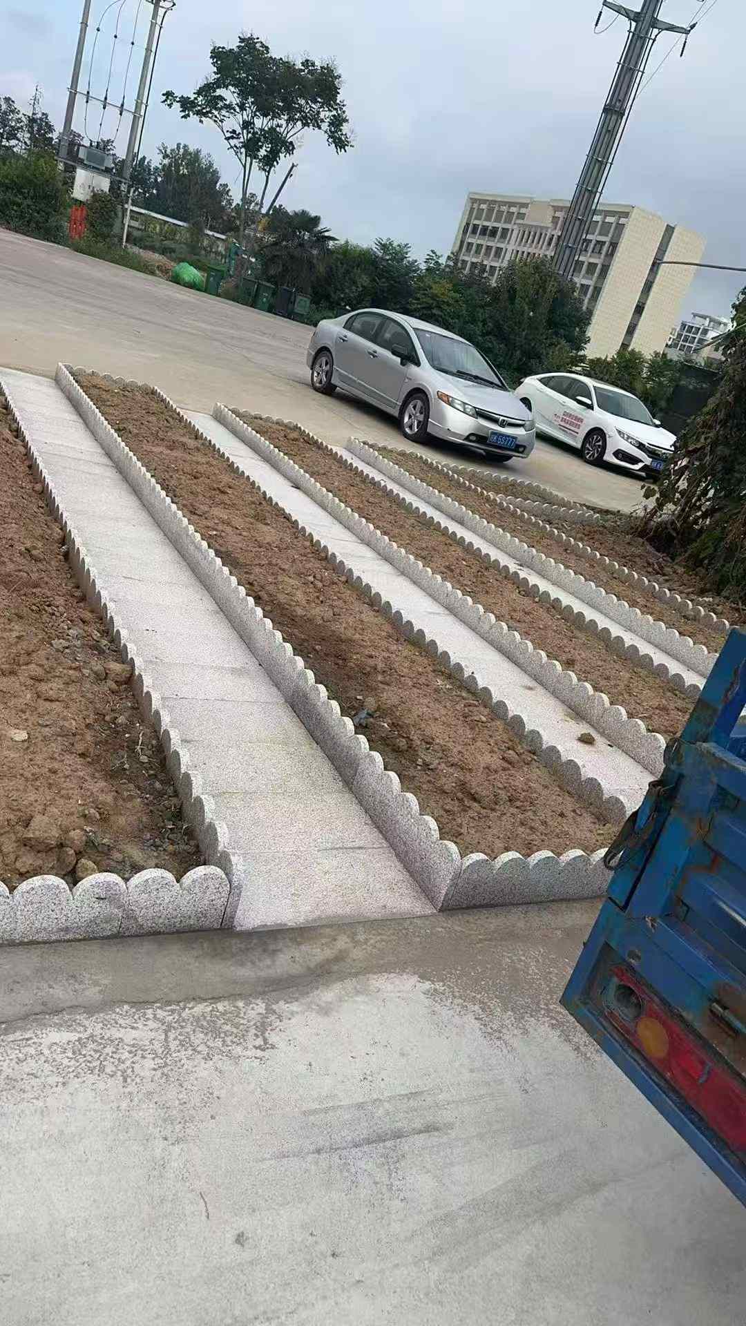 西宁芝麻白花边石