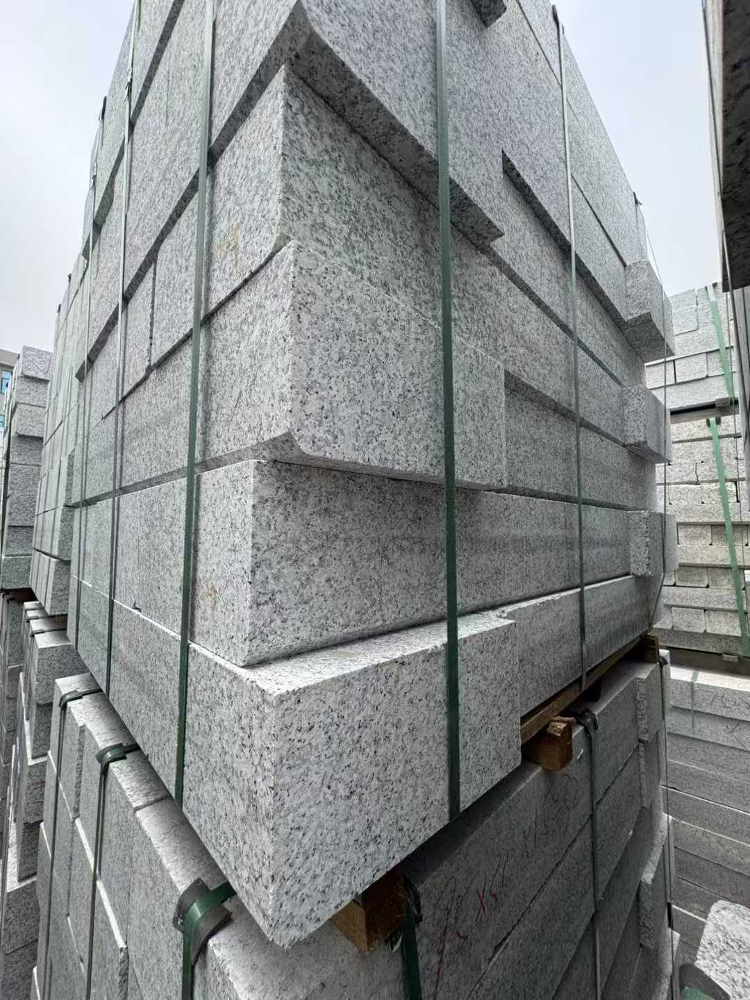 西宁芝麻白路牙石 马路牙子