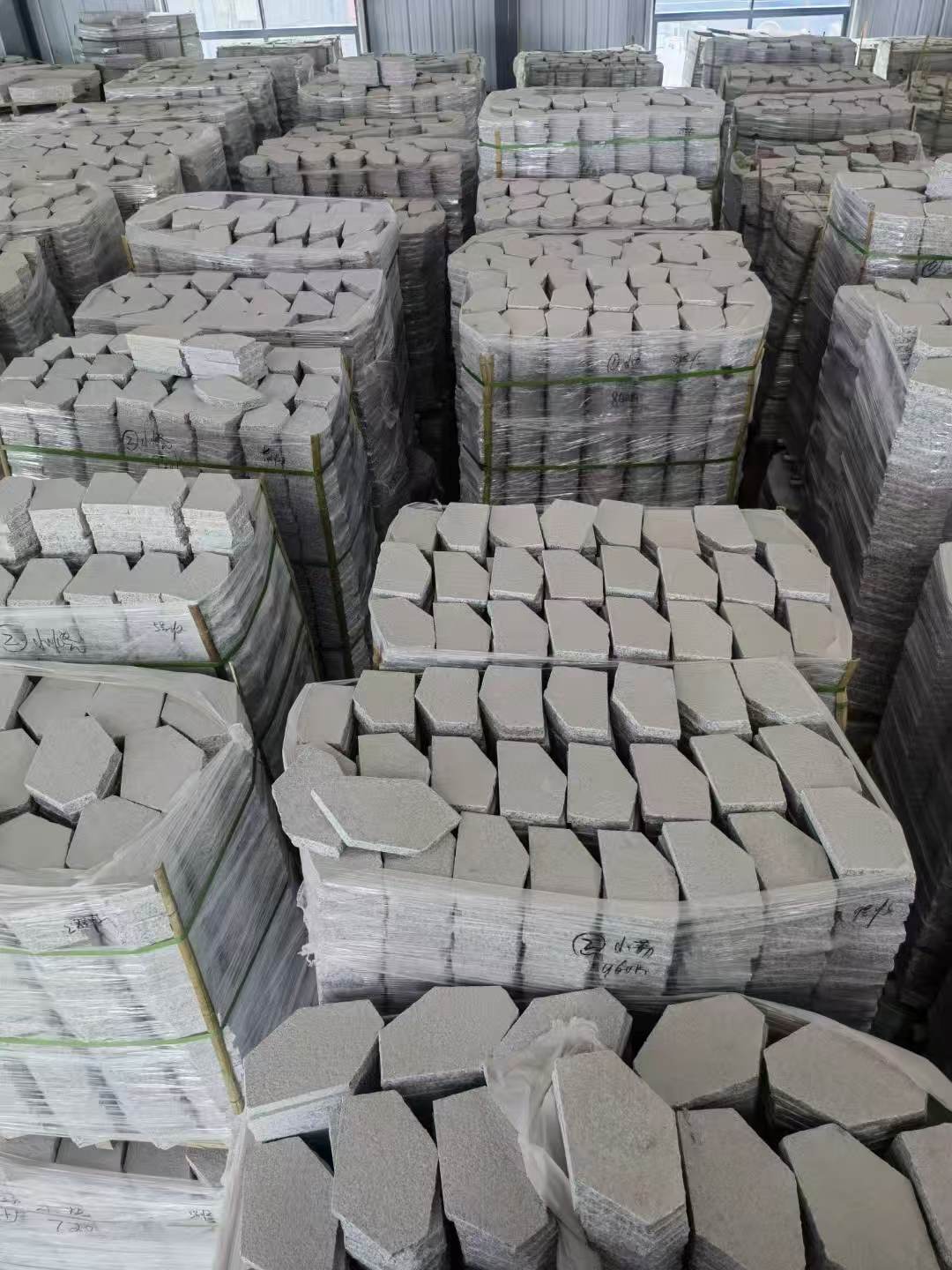 西宁芝麻白石材冰裂纹，碎拼。