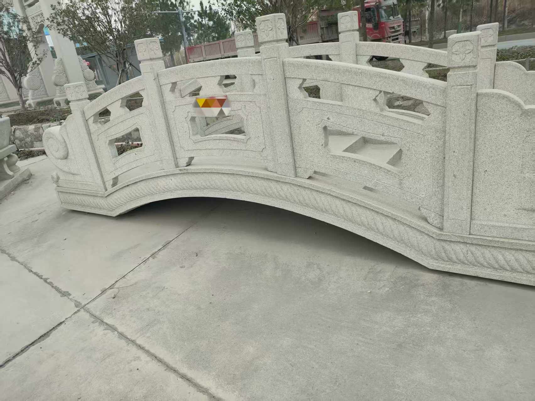 西宁芝麻白拱桥，石桥