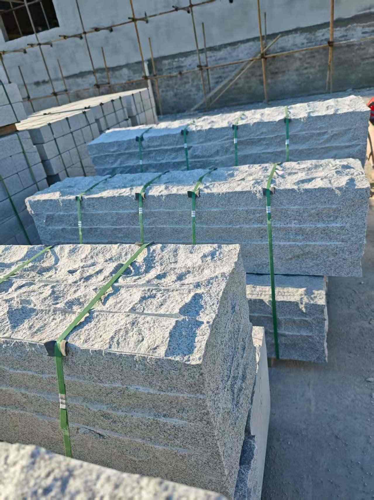 西宁芝麻白自然面整石 坐凳